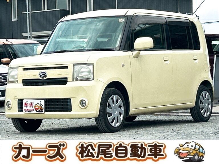 カーズ松尾自動車の在庫車（クリーム色の軽自動車）